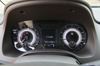 2012款荣威950 2.0L COM舒适版