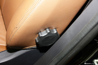 2014款奔腾B90 1.8T自动豪华型到店实拍