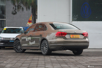 2014款帕萨特2.0T DSG御尊导航版