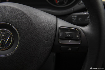 2015款帕萨特2.0T自动DSG至尊版