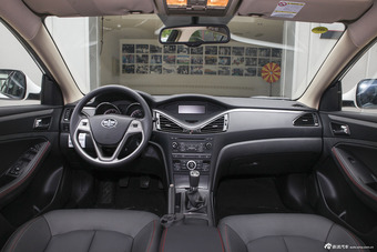 2014款奔腾B70 2.0L手动豪华型图片