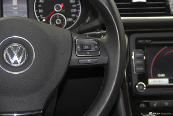 2014款帕萨特2.0T DSG御尊导航版