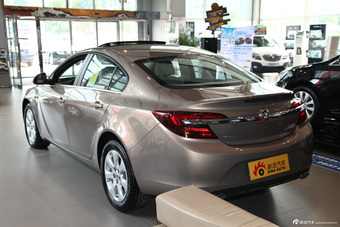 2014款君威2.0自动领先时尚型