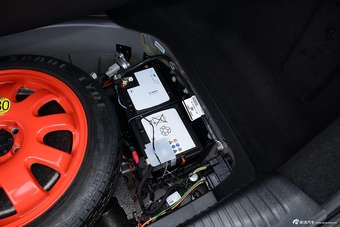 2016款捷豹XJL 2.0T自动两驱典雅商务版