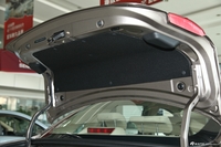 2013款北京汽车E系列1.5L自动乐尚版三厢