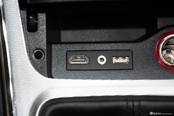 2015款宝骏560 1.8L手动精英型