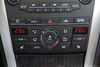 2016款奔腾B90 1.8T自动尊贵型十周年纪念版