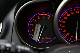 2014款马自达CX-7 2.5L自动两驱时尚版