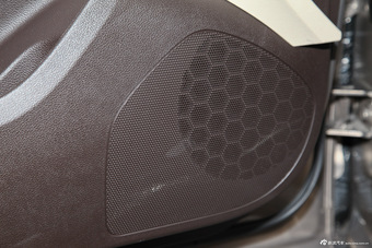 2014款君威2.0自动领先时尚型