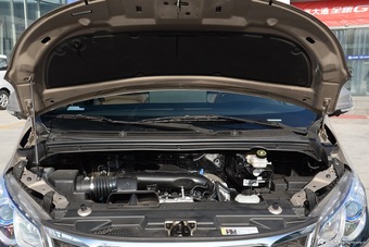 2016款上汽大通G10  2.0T自动旗舰版图片