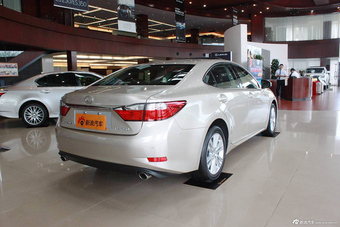 2014款雷克萨斯ES250到店实拍