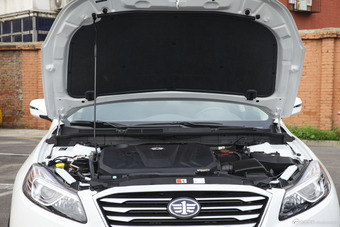 2014款奔腾B70 2.0L手动豪华型图片