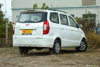 2015款五菱宏光S 1.5L手动超值版