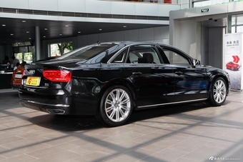 2013款奥迪A8L W12 6.3FSI quattro旗舰型