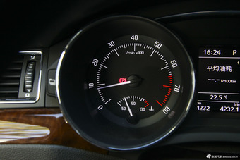 2013款斯柯达速派1.8T手自一体名仕版