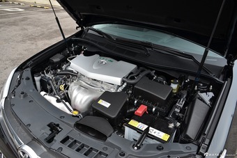 2016款凯美瑞2.0L自动十周年纪念领先版