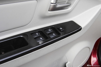 2015款福瑞达M50S 1.5L手动公务舱