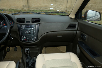 2014款五菱宏光S 1.5L 手动标准型