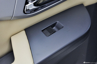 2014款风骏6 2.0T四驱领航型4D20B