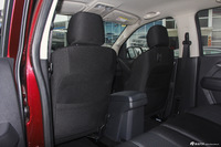 2015款五十铃D-MAX 2.5T手动四驱基本型