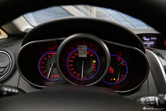 2014款马自达CX-7 2.5L自动两驱豪华版