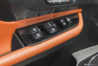 2016款金杯智尚S35 1.5L手动智能版