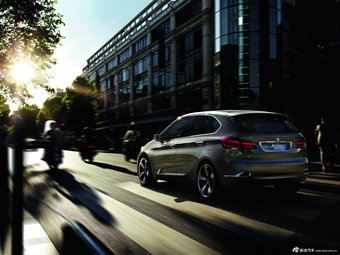 宝马Active Tourer官方图