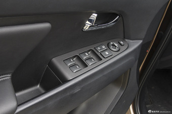 2015款智跑 2.0L自动两驱DLX