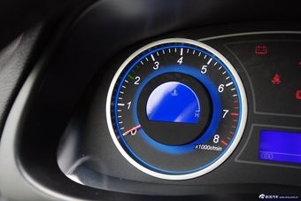 2015款吉利EC8 2.0L手动精英型