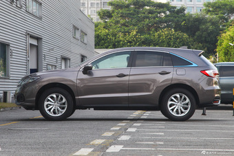 2016款讴歌RDX 3.0L自动两驱精锐版