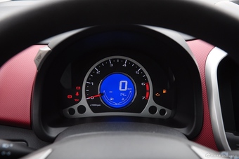 2014款奔奔1.4L手动天窗版