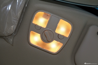 2013款风云2 1.5L手动掀背锐意版