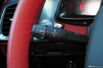 2015款DS 5 1.8T自动尊享版THP200