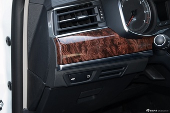 2016款东风A9 1.8T自动豪华型