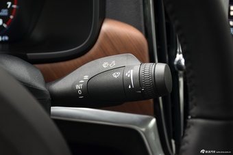 2016款沃尔沃S90 2.0T T6 AWD智雅版