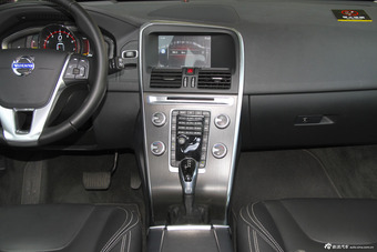 2015款沃尔沃XC60 2.0T T5 AWD智驭版