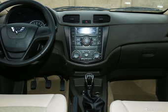 2014款五菱宏光 1.2L 手动标准型