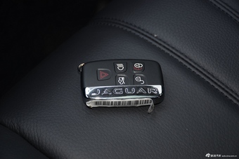 2016款捷豹XJL 2.0T自动两驱典雅商务版