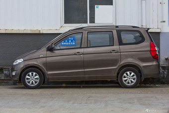 2014款五菱宏光S 1.2L 手动标准型