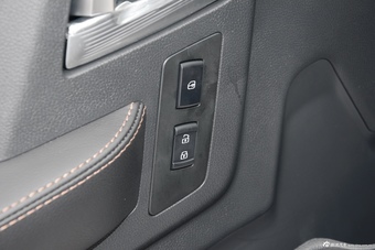 2016款北京BJ40L 2.3T自动四驱尊享版