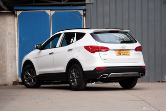 2015款全新胜达2.4L自动两驱GLS