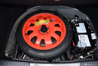 2016款捷豹XJL 2.0T自动两驱典雅商务版