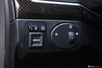 2015款哈弗H5智尊版4G63 2.0T手动两驱精英版