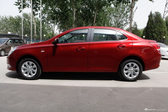 2013款宝骏630 1.5L手动精英型