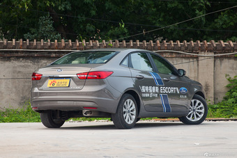 2015款福睿斯1.5L自动时尚型