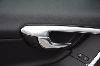 2015款沃尔沃V60 2.0T T5智雅个性运动版