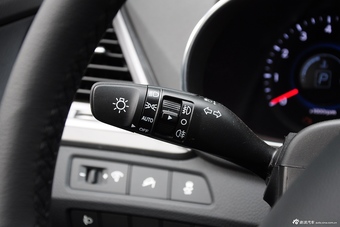 2015款全新胜达2.4L自动两驱GLS