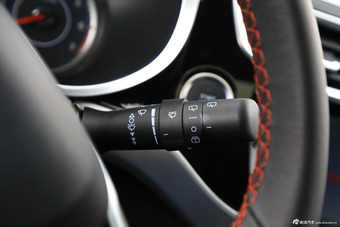 2015款中华V3 1.5L自动智能型