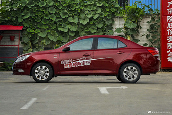 2013款宝骏630 1.5L手动精英型
