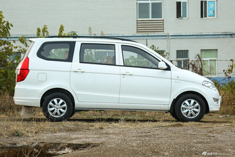 2015款五菱宏光S 1.5L手动超值版